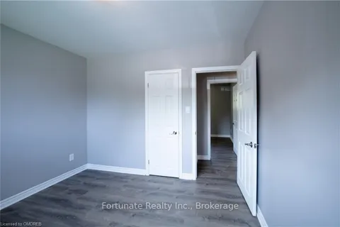 3223 DORCHESTER Rd, Niagara Falls, ON L2J 2Z9