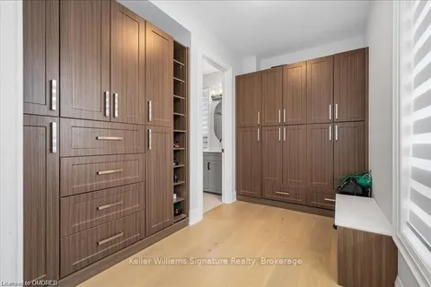 37 ELEVENTH Rd, Hamilton, ON L8J 3N2