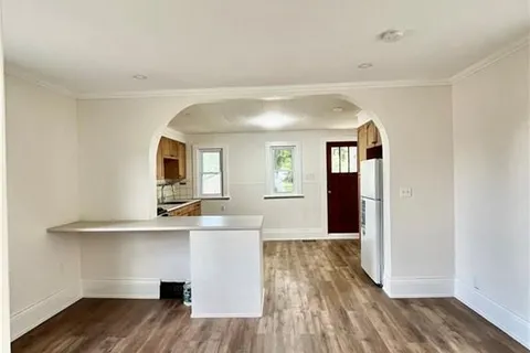 84 EMPIRE St, Welland, ON L3B 2L4