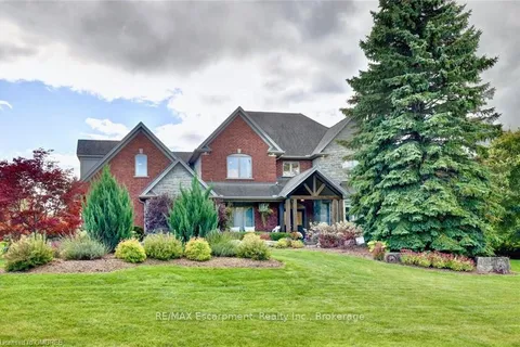 48 PALOMINO Dr, Hamilton, ON L0R 1H3