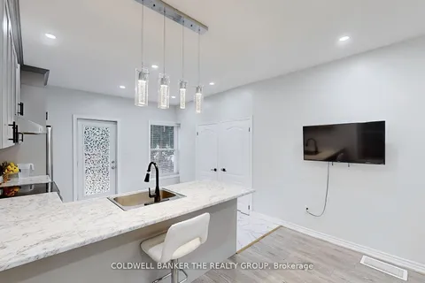 194 Simcoe St, Hamilton, ON L8L 3P1