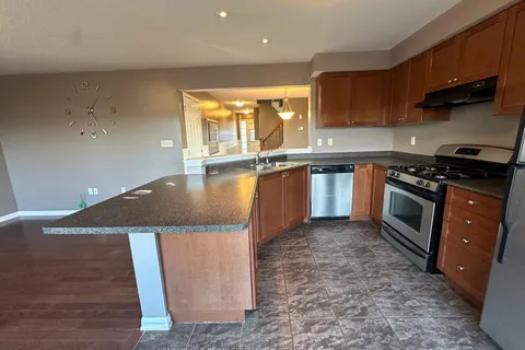 71 Garth Massey Dr, Cambridge, ON N1T 2G8