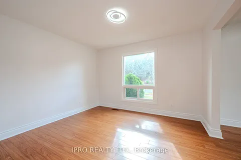 180 Westvale Dr, Waterloo, ON N2T 1C2