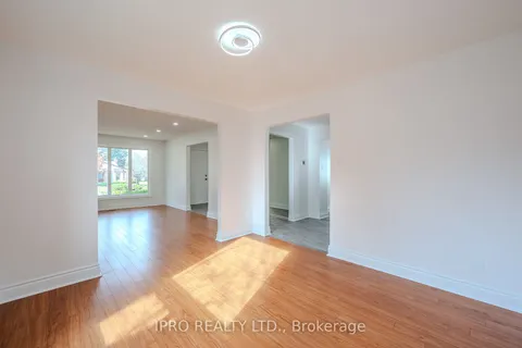 180 Westvale Dr, Waterloo, ON N2T 1C2