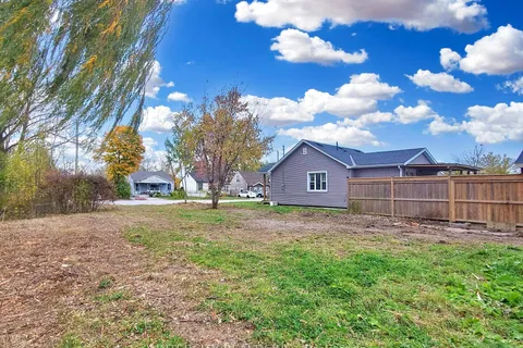 4283 Fifth Ave, Niagara Falls, ON L2E 4R2