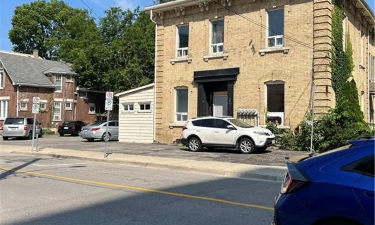 106 Kent St, London, ON N6A 1L1
