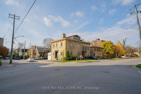 106 Kent St, London, ON N6A 1L1