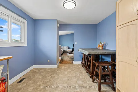 1 Woodside Dr, Port Colborne, ON L3K 5G9