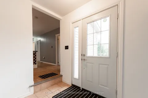12 Davis St, Central Elgin, ON N5P 1X8