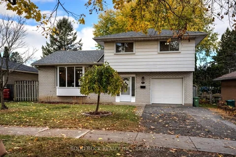 82 Queen Mary Rd, Kingston, ON K7M 2A5