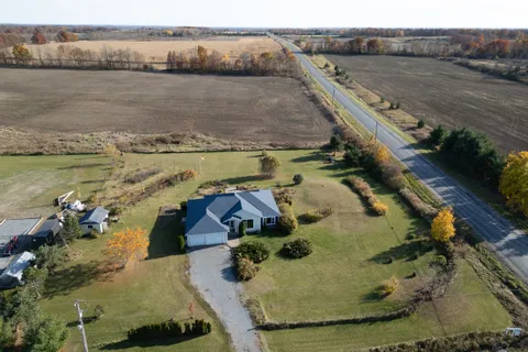 10 North Shore Road, Frontenac Islands, ON K7G 2V6