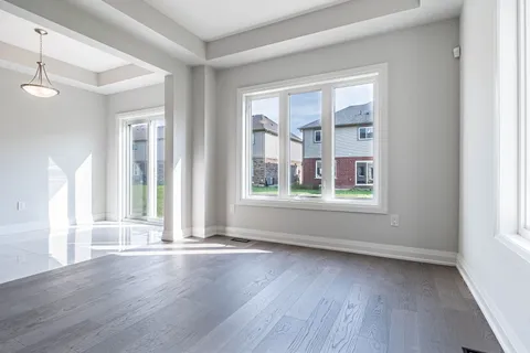 100 Bur Oak Dr, Thorold, ON L2V 0L8