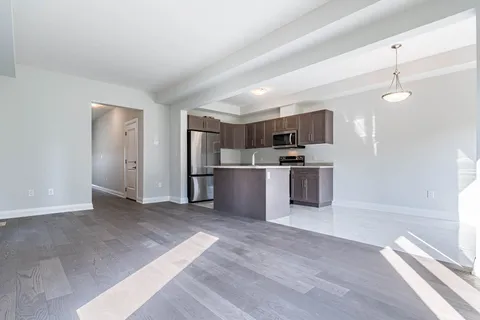 100 Bur Oak Dr, Thorold, ON L2V 0L8