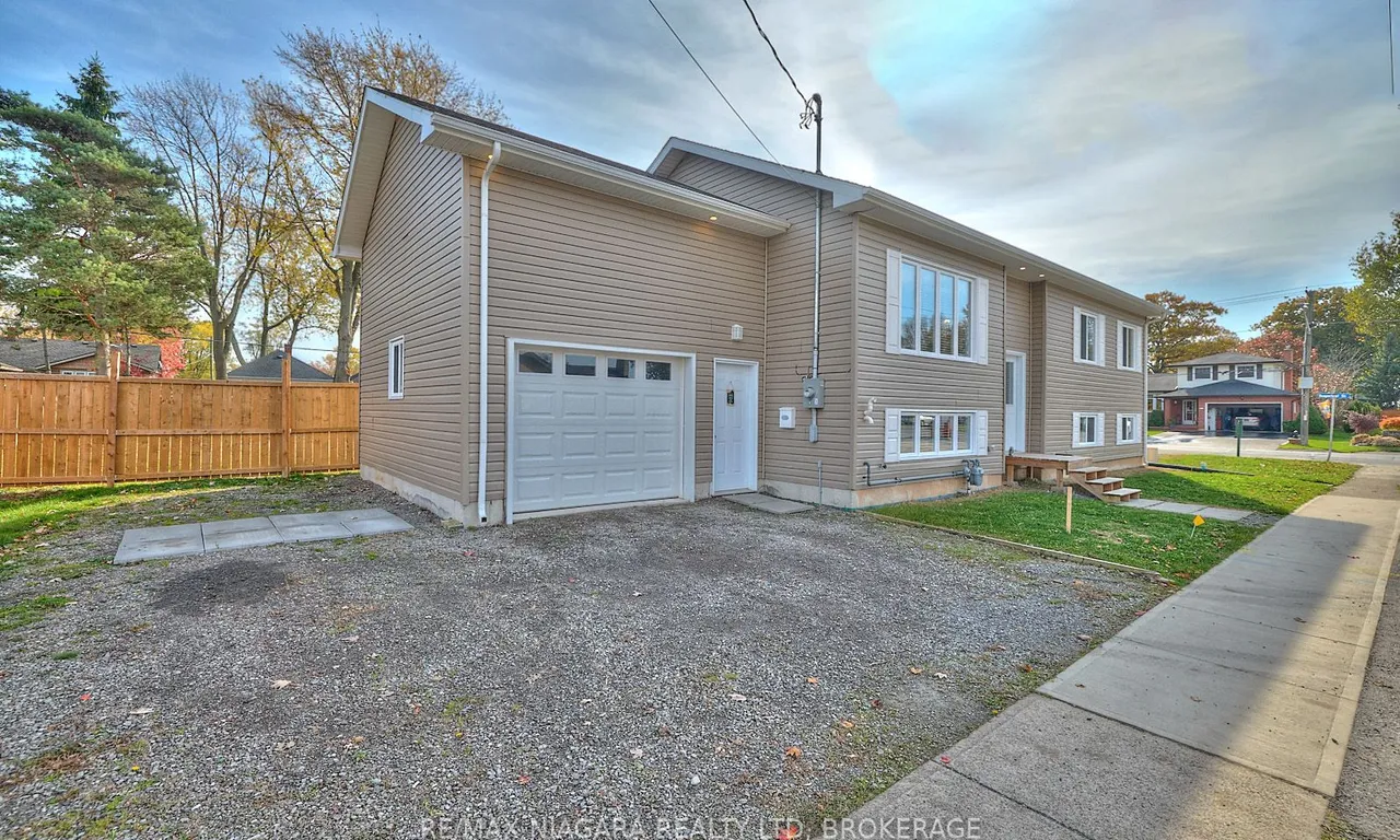 437 Sugarloaf St, Port Colborne, ON L3K 2P3