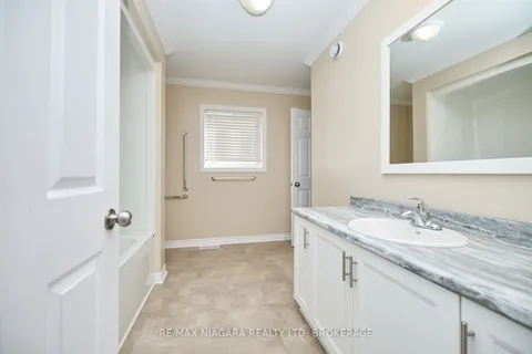 437 Sugarloaf St, Port Colborne, ON L3K 2P3