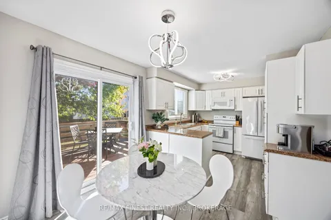 884 Uxbridge Cres, Kingston, ON K7M 8K9