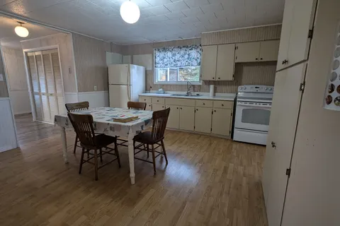 2480 Hitchcock Rd, Kingston, ON K0H 1Y0