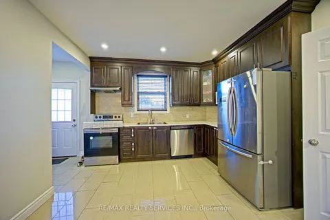 78 Martimas Ave, Hamilton, ON L8H 3N3