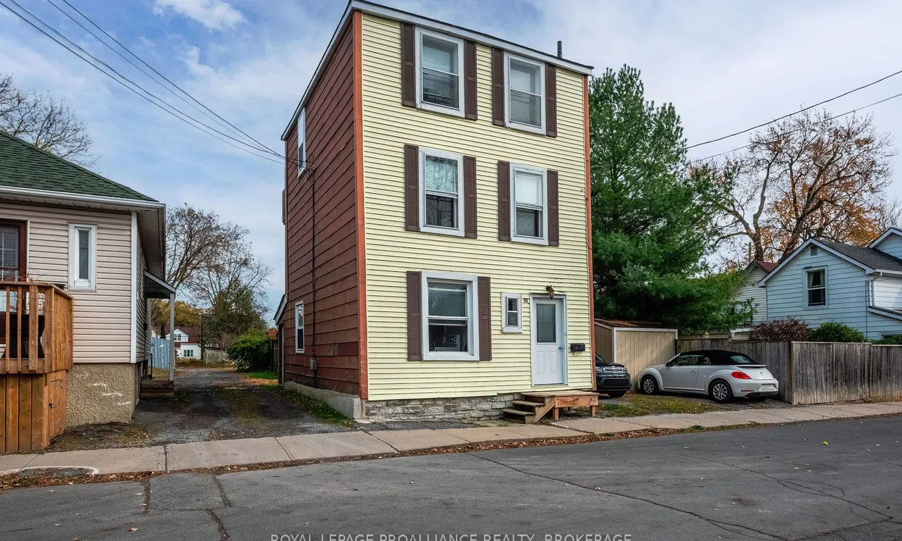 93 Cherry St, Kingston, ON K7K 3W7