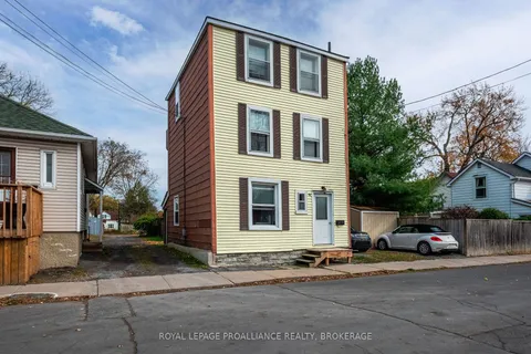 93 Cherry St, Kingston, ON K7K 3W7