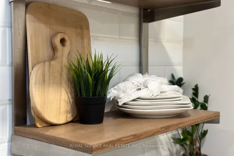 16 Hunter St, Cavan Monaghan, ON L0A 1G0