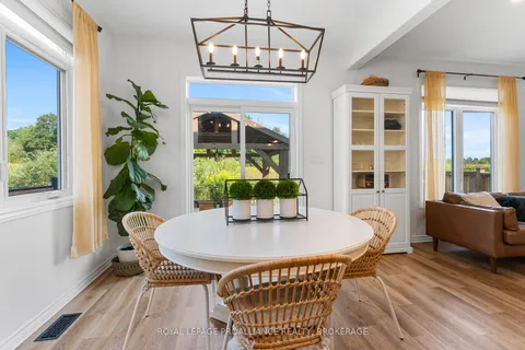 1364 OTTAWA St, Kingston, ON K7P 0C2