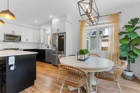 1364 OTTAWA St, Kingston, ON K7P 0C2