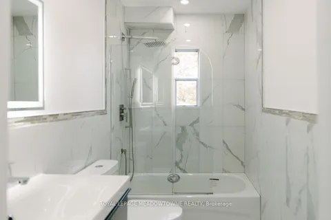 673 Knox Ave, Hamilton, ON L8H 6K4
