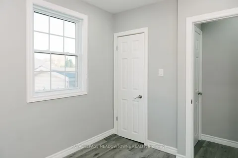 673 Knox Ave, Hamilton, ON L8H 6K4