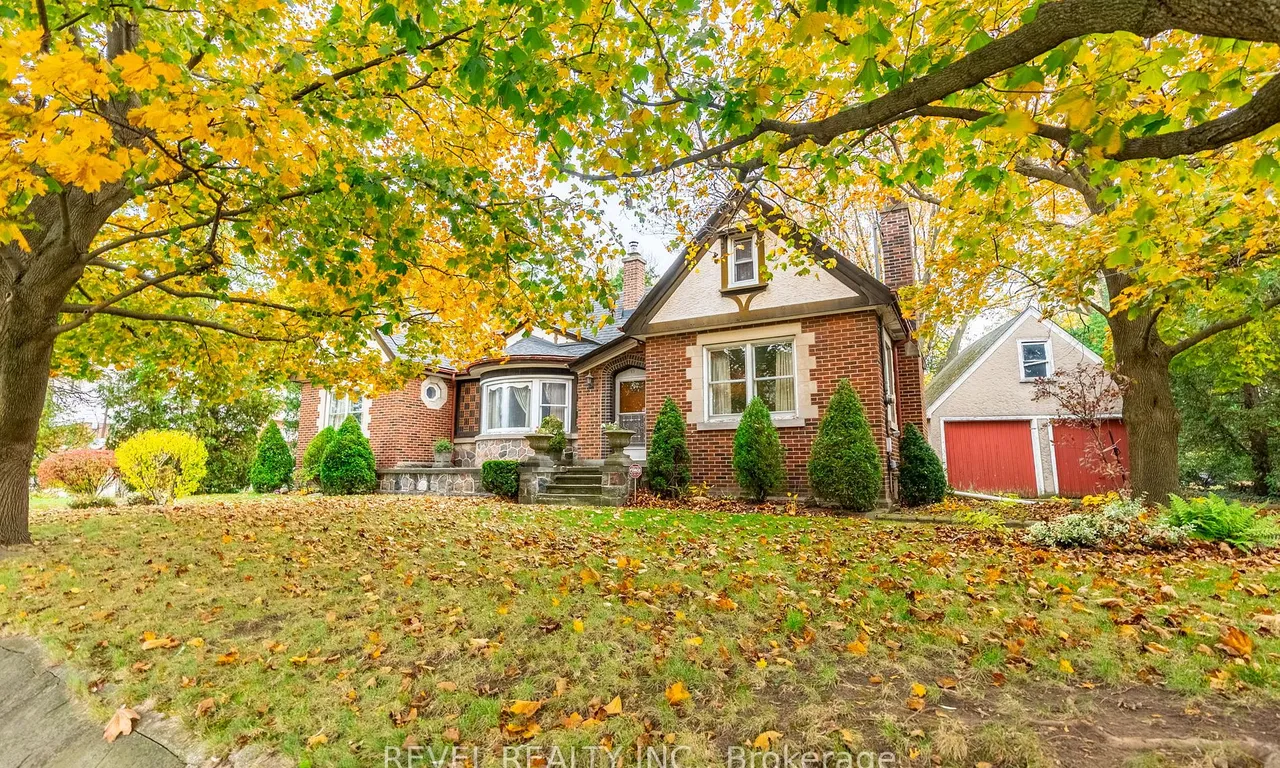19 Pottruff Rd, Hamilton, ON L8K 3Z7