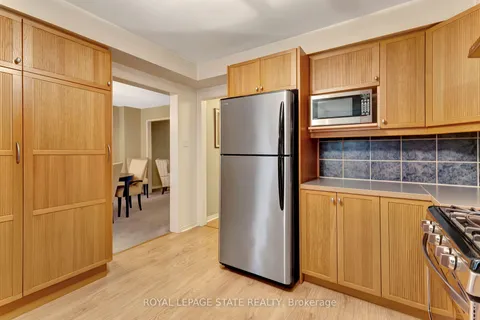 11 Willowtree Crt, Hamilton, ON L9H 6T3