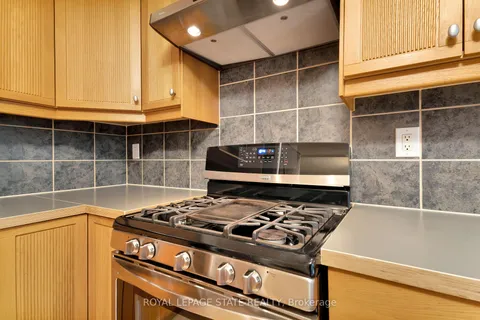 11 Willowtree Crt, Hamilton, ON L9H 6T3