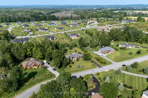33 Windwhisper Dr, Belleville, ON K0K 2V0