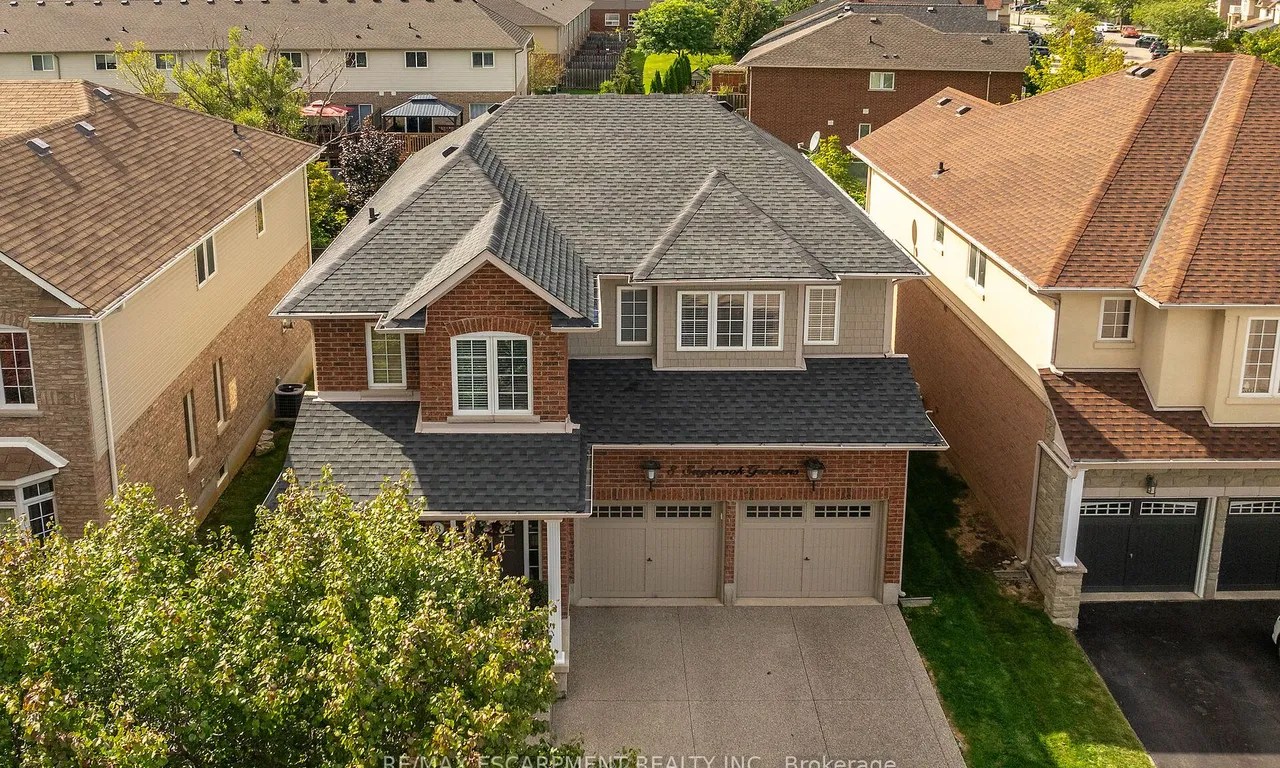 8 SAYBROOK Gdns, Hamilton, ON L8E 0B6