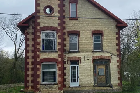 14 Hillcrest St, South Bruce, ON N0G 2S0