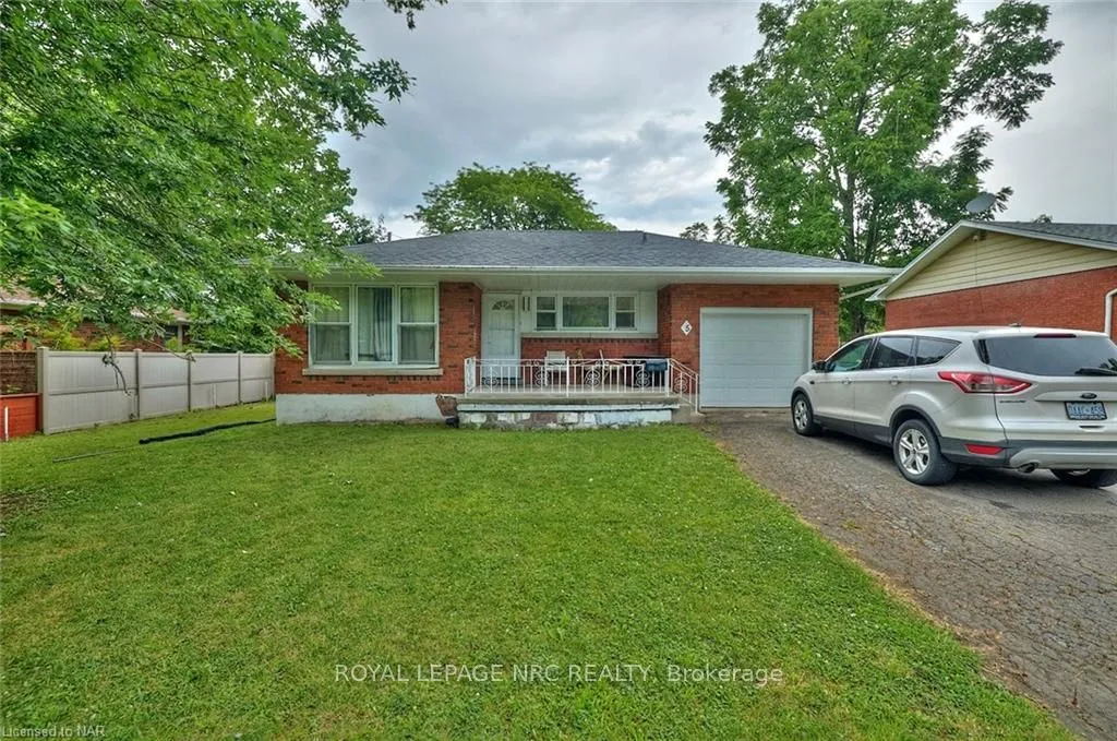 5 EAST HAMPTON Rd, St. Catharines, ON L2T 3C9