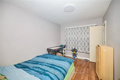 5 EAST HAMPTON Rd, St. Catharines, ON L2T 3C9