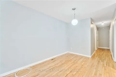 6604 HARMONY Ave, Niagara Falls, ON L2H 1Z4