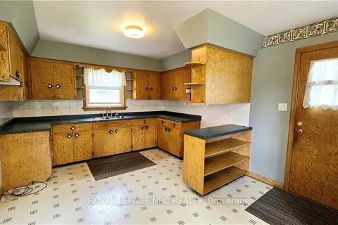 28 MYRTLE Ave, Welland, ON L3B 2B1