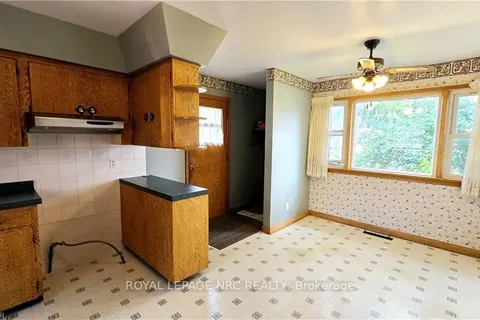 28 MYRTLE Ave, Welland, ON L3B 2B1