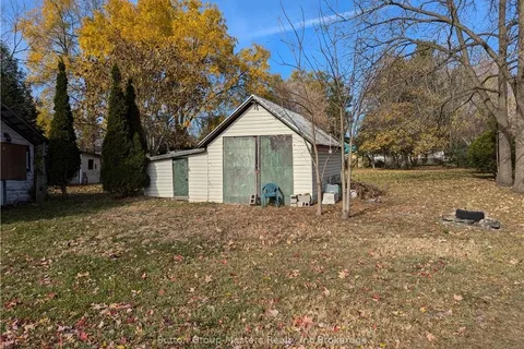 20 GRAND TRUNK Ave, Leeds and the Thousand Islands, ON K0E 1L0