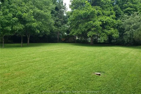 20 GRAND TRUNK Ave, Leeds and the Thousand Islands, ON K0E 1L0