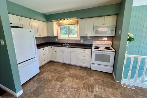 6508 HIGHWAY 38, South Frontenac, ON K0H 2W0