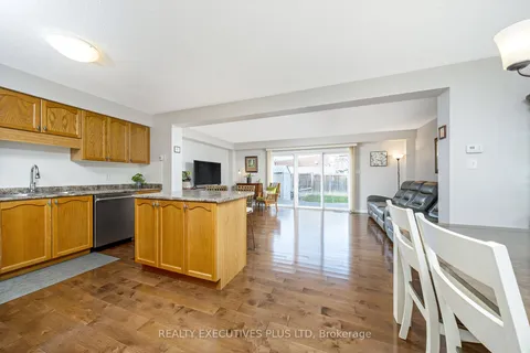 193 Sims Estate Dr, Kitchener, ON N2A 4L2