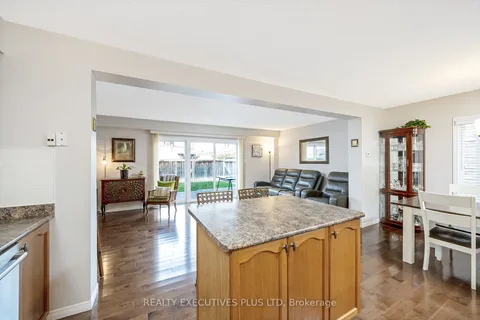 193 Sims Estate Dr, Kitchener, ON N2A 4L2