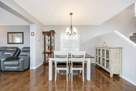 193 Sims Estate Dr, Kitchener, ON N2A 4L2