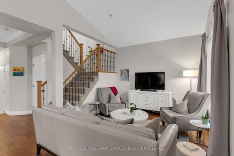 1616 Crimson Cres, Kingston, ON K7P 0J3