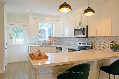 47 Fairleigh Ave, Hamilton, ON L8L 6H1