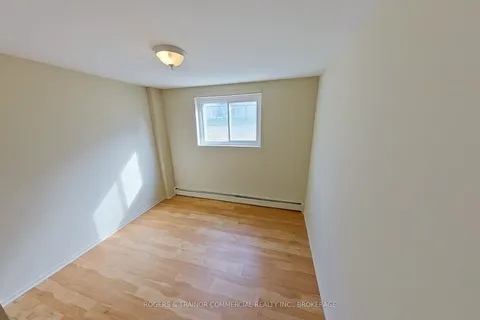 211 Queen Mary Rd, Kingston, ON K7M 2B1