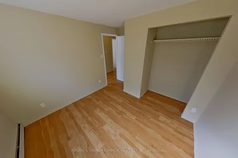 211 Queen Mary Rd, Kingston, ON K7M 2B1